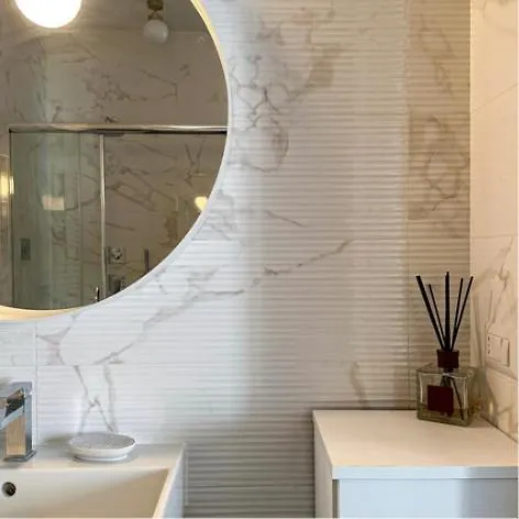 Cala Paura פולינאנו א מארה