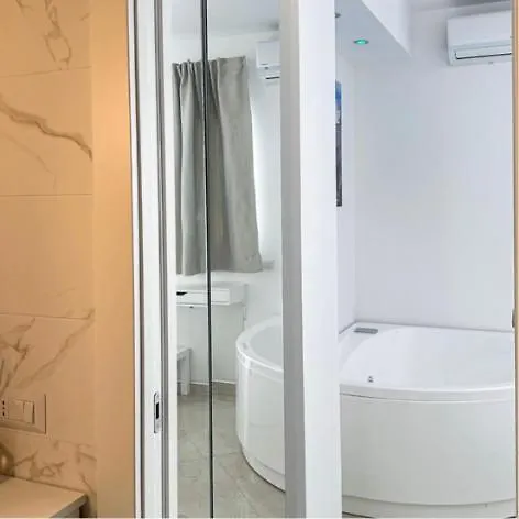 Cala Paura פולינאנו א מארה